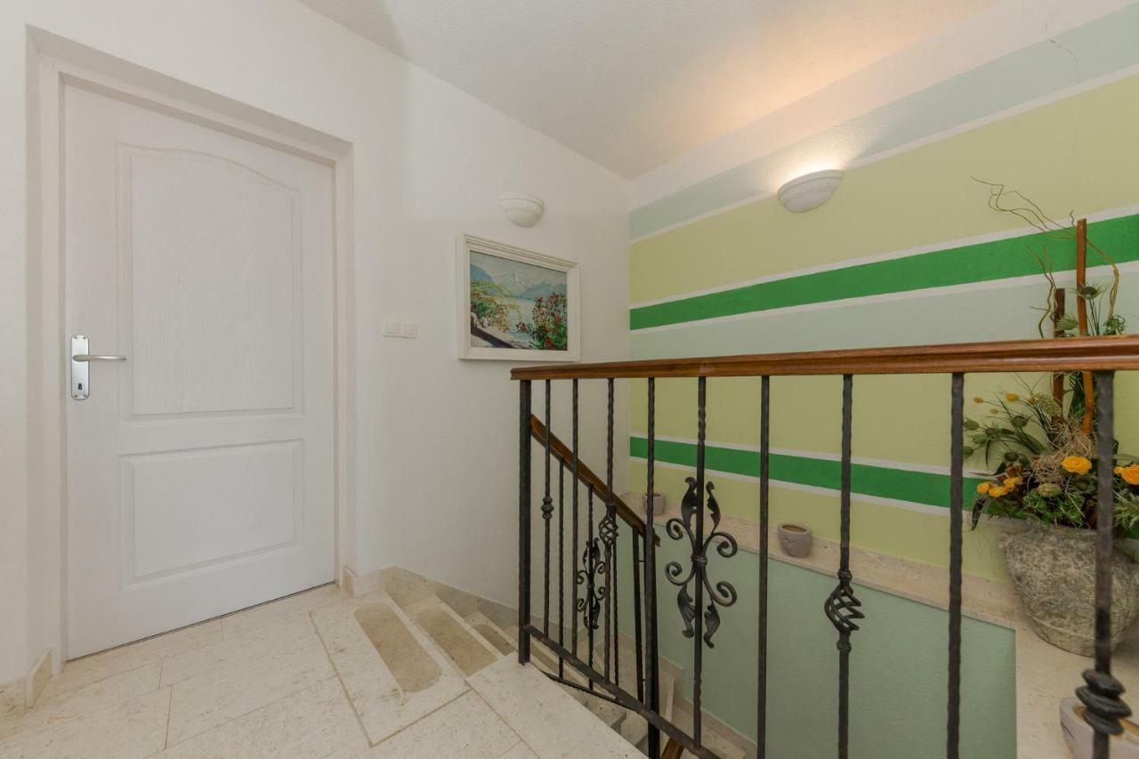 Seaside Villa Mia Трогір Екстер'єр фото