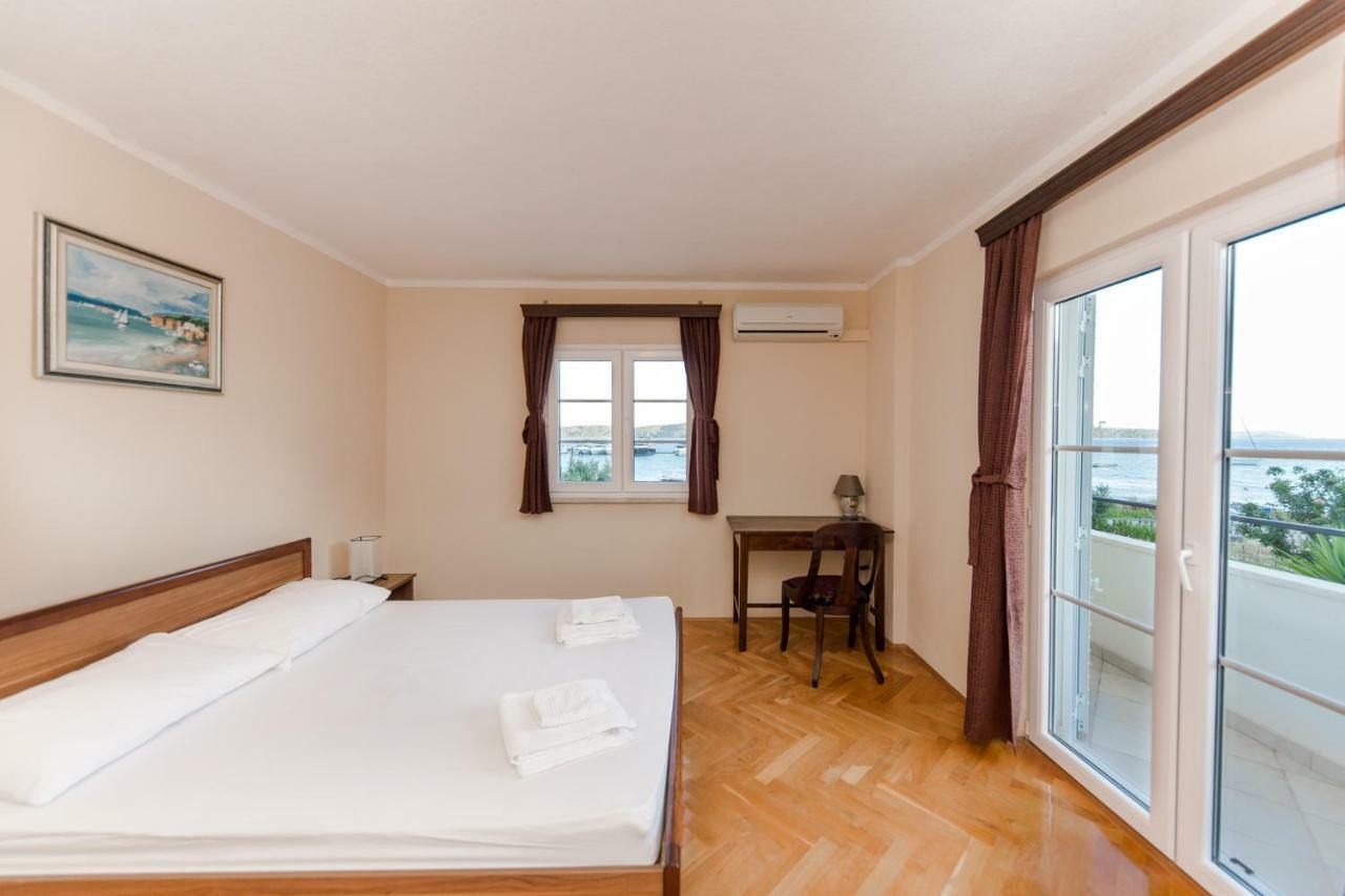 Seaside Villa Mia Трогір Екстер'єр фото